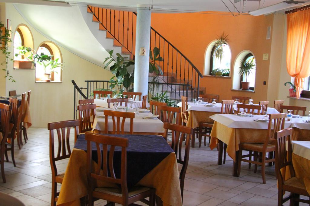 Hotel Ristorante Belsito Borgo San Dalmazzo Exterior foto