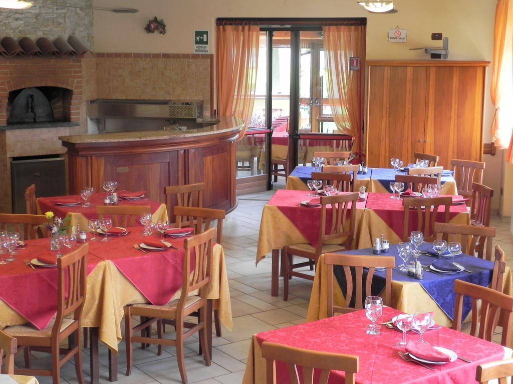 Hotel Ristorante Belsito Borgo San Dalmazzo Exterior foto